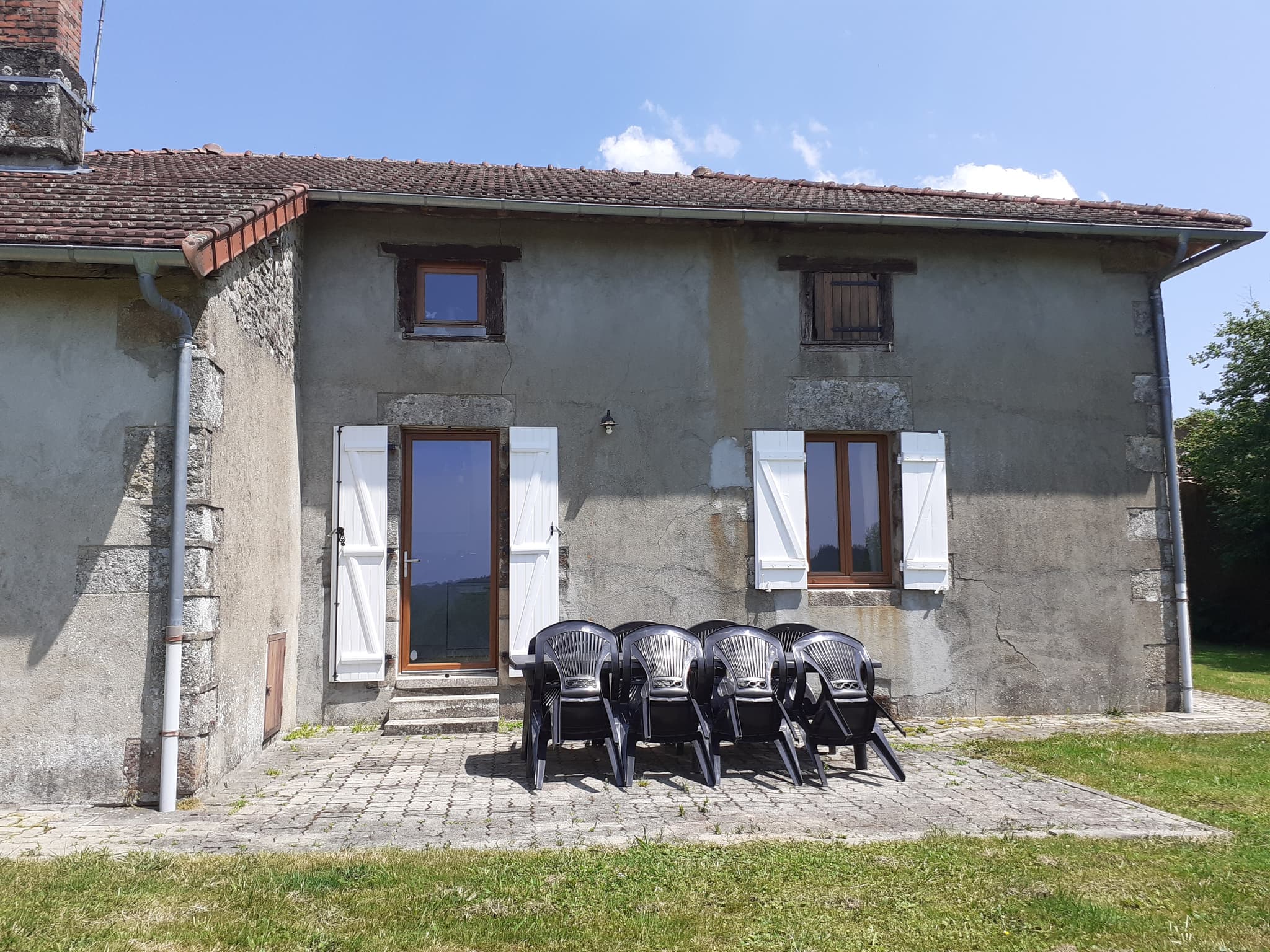 maison extérieure coté terrasse