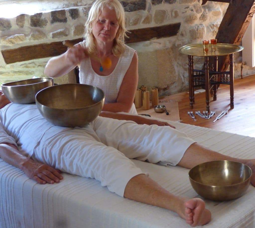 Massage sonore & vibratoire — une immersion dans les fréquences bienfaisantes.