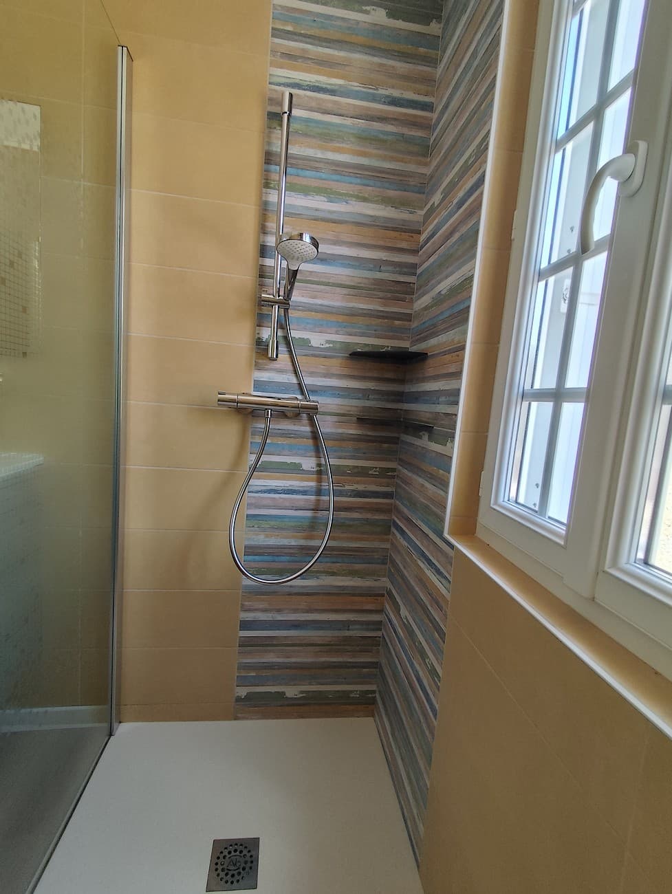 mauleon-gite-l-escala-douche