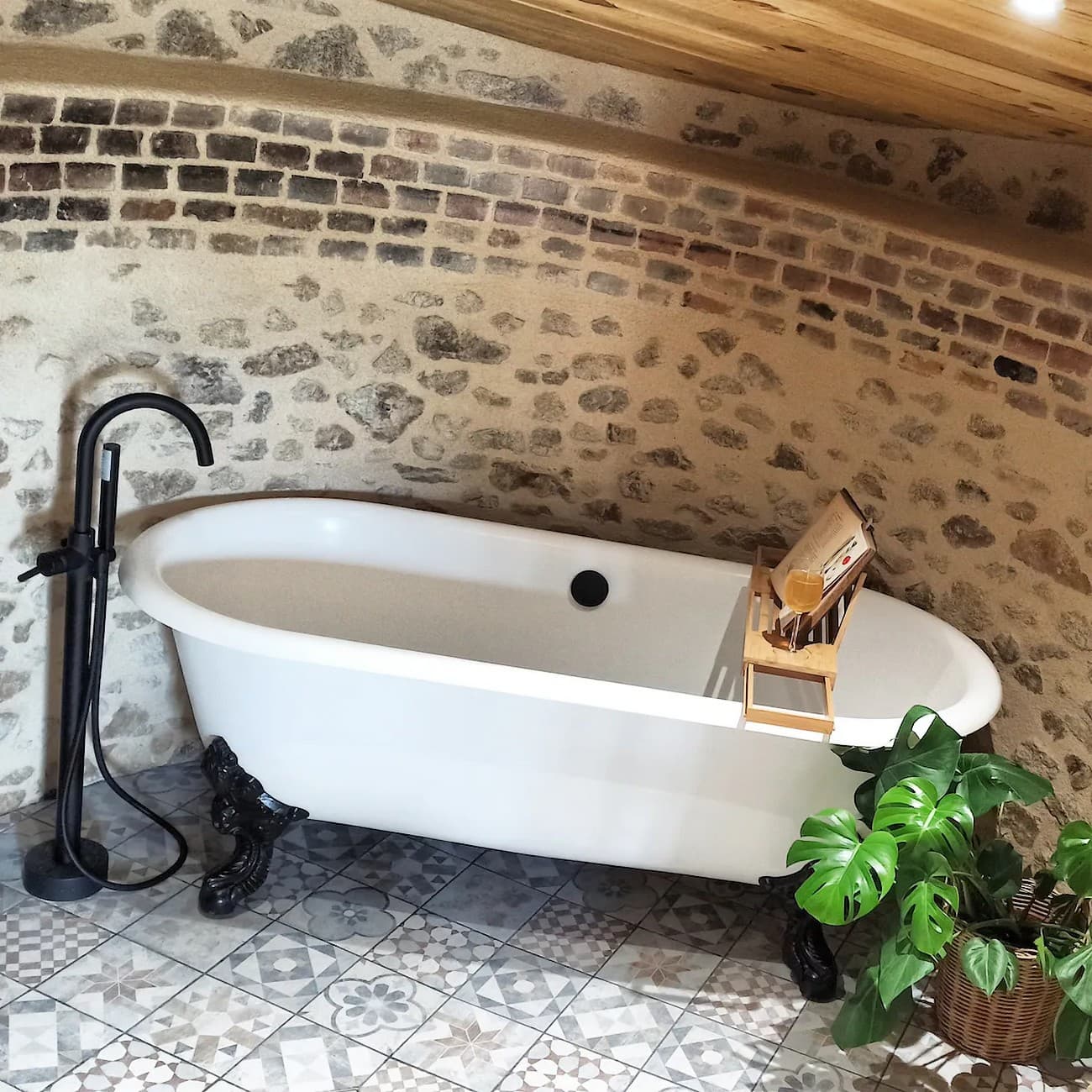 mauleon-gite-la-loge-ligeron-baignoire