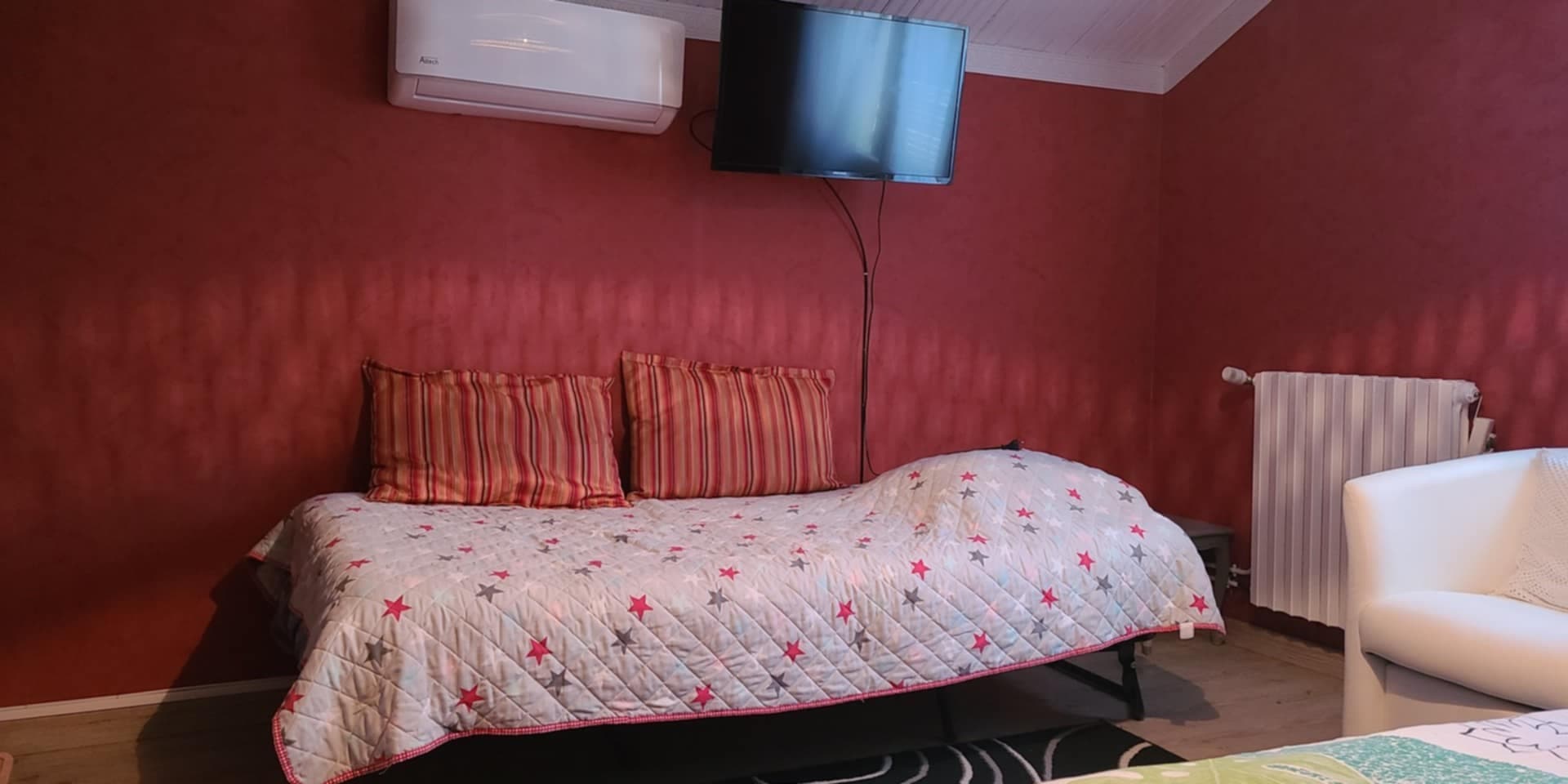 CHAMBRE ROUGE
