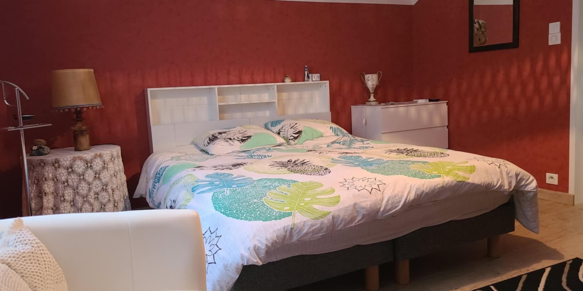 CHAMBRE ROUGE