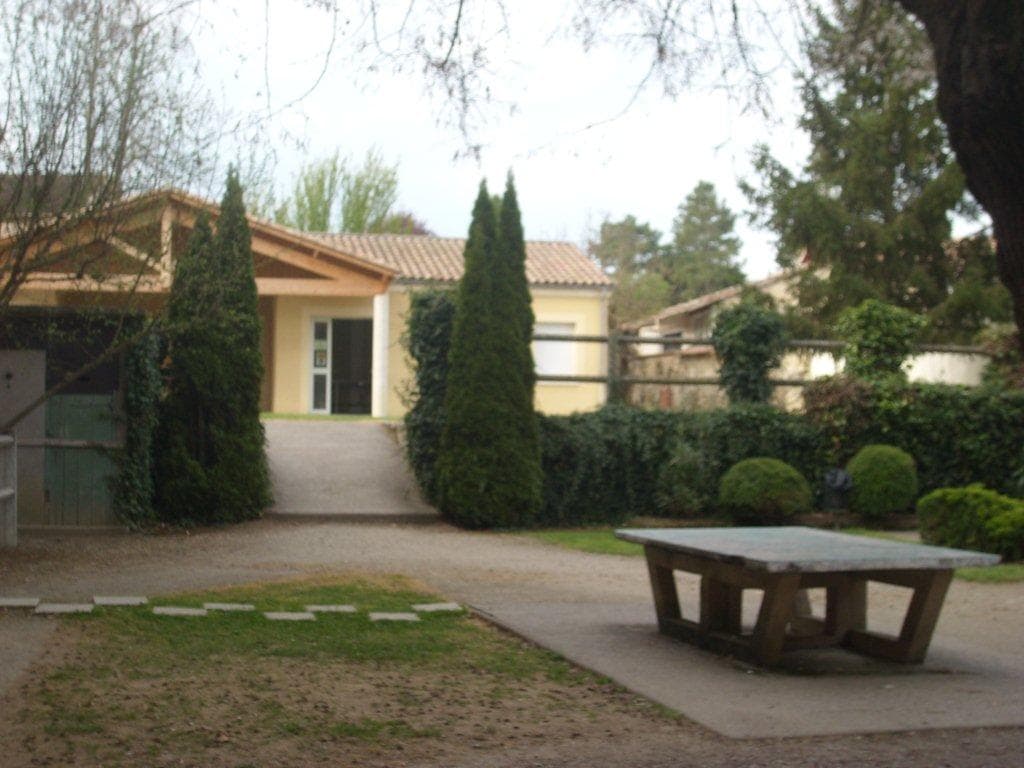 mfr-miramont-batiment-neuf-jardin