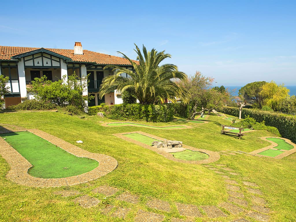 mini-golf