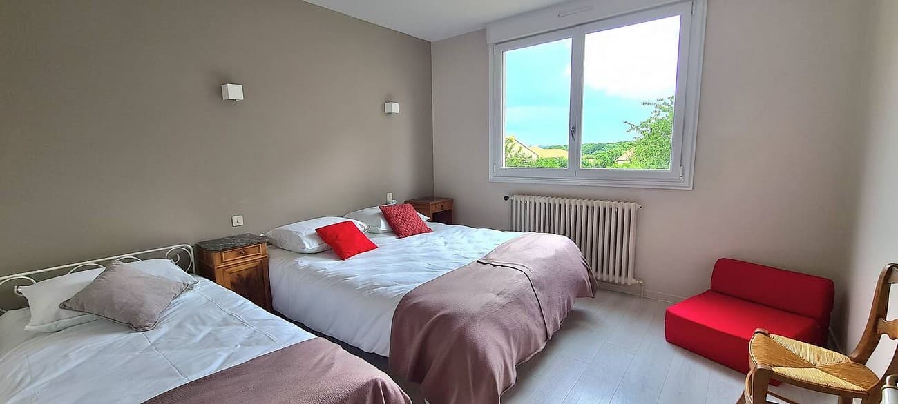 montravers-gite-les-paquerettes-chambre3