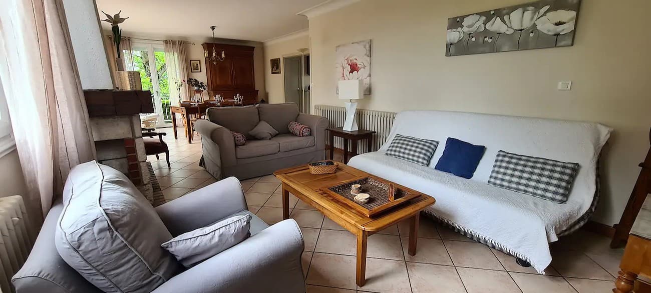 montravers-gite-les-paquerettes-salon