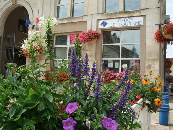 Maison du Tourisme du Civraisien en Poitou – Accueil Touristique de Gençay_3