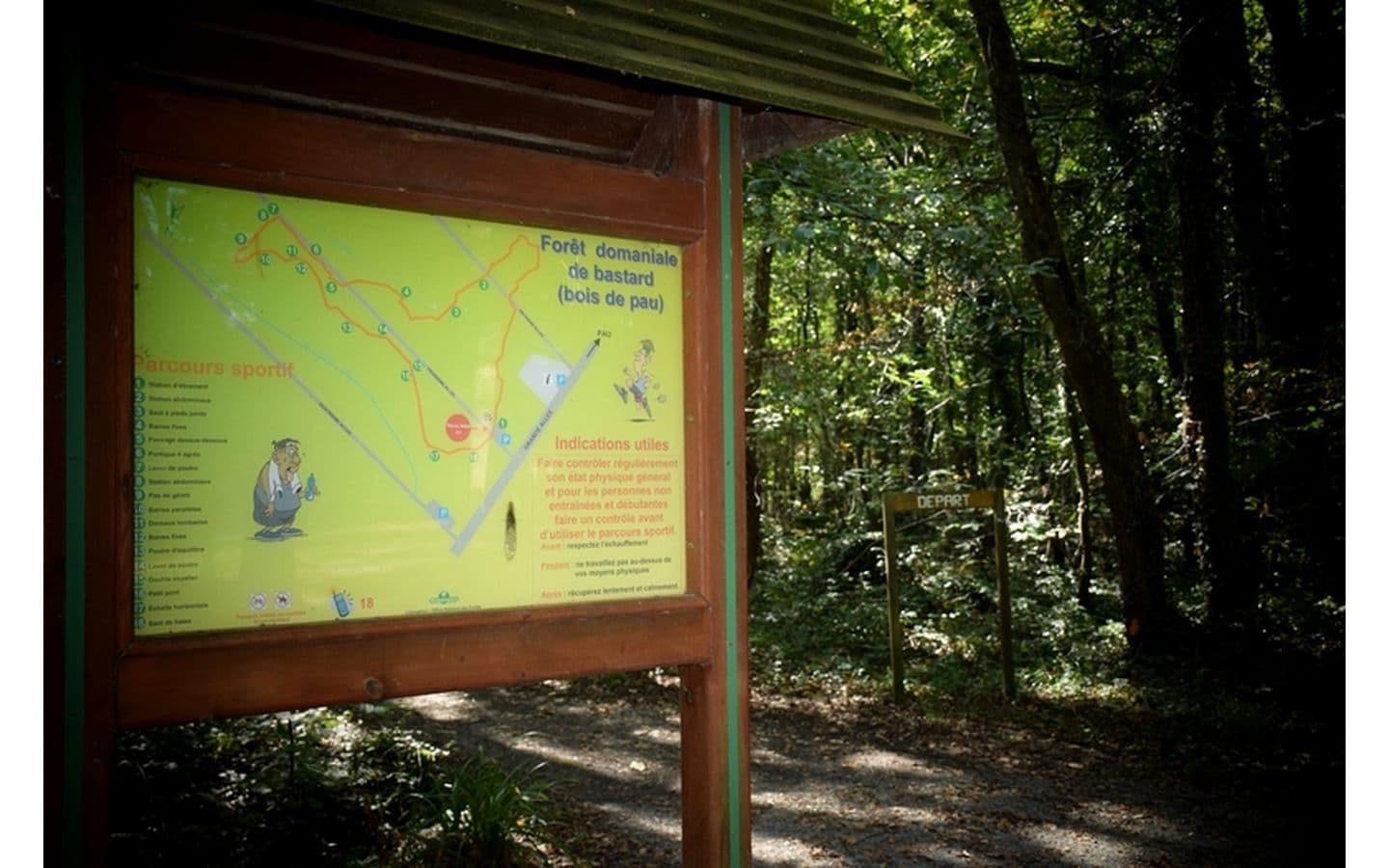 Forêt domaniale de Bastard - Pau - Panneau parcours sportif
