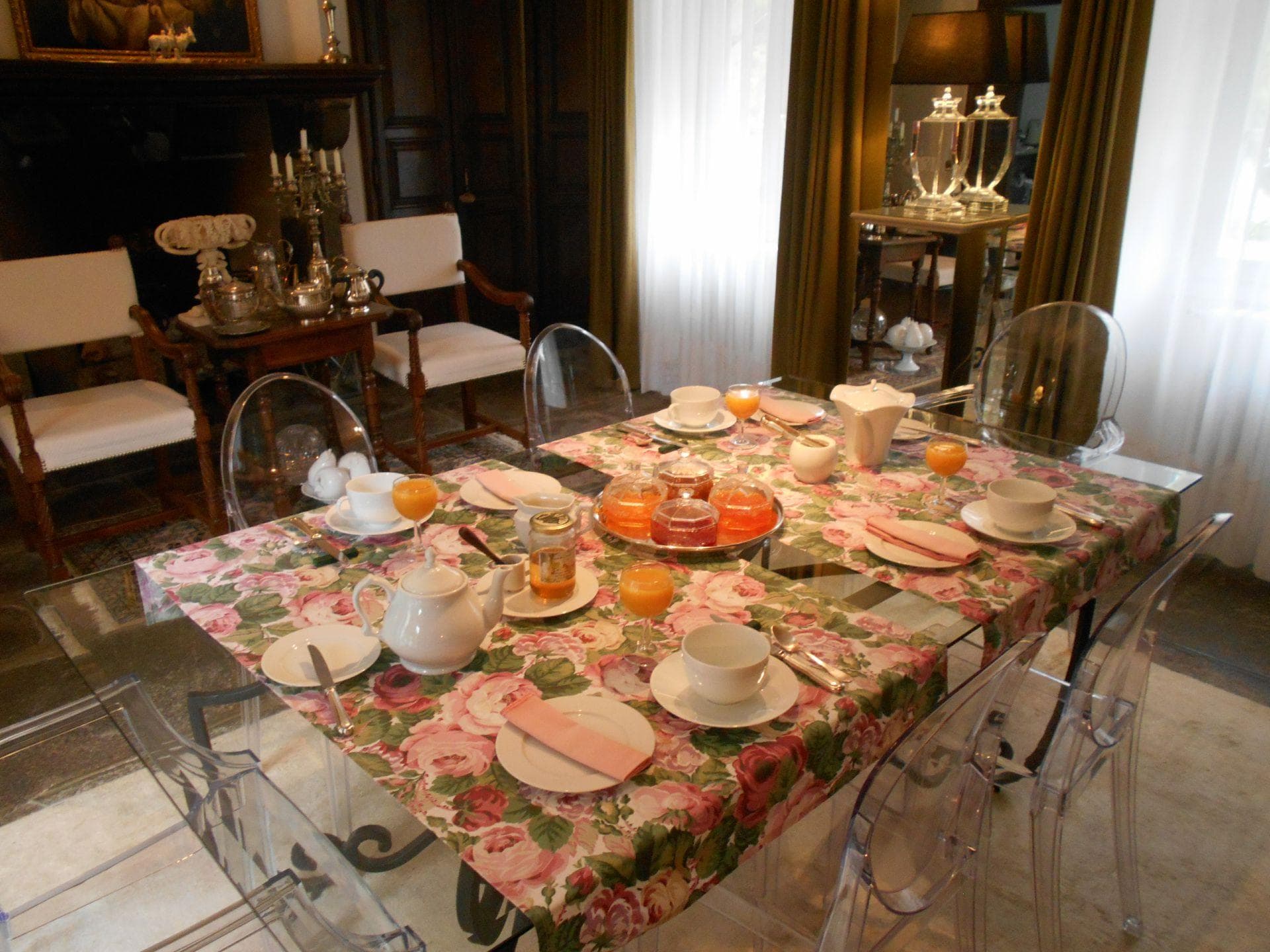 Petti déjeuner dans la salle à manger