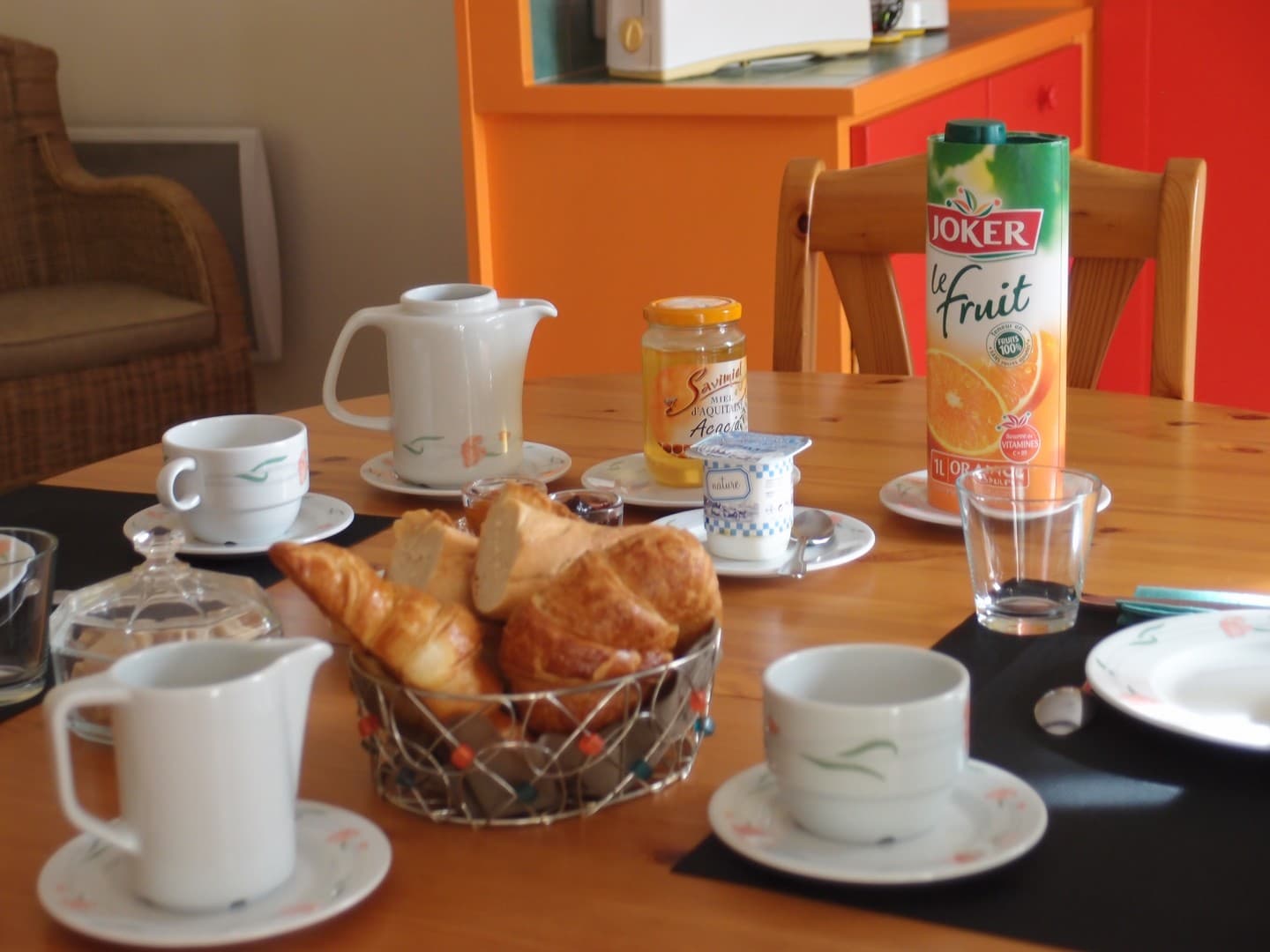 chambre d'hôtes Anne marie - Laroin - petit déjeuner