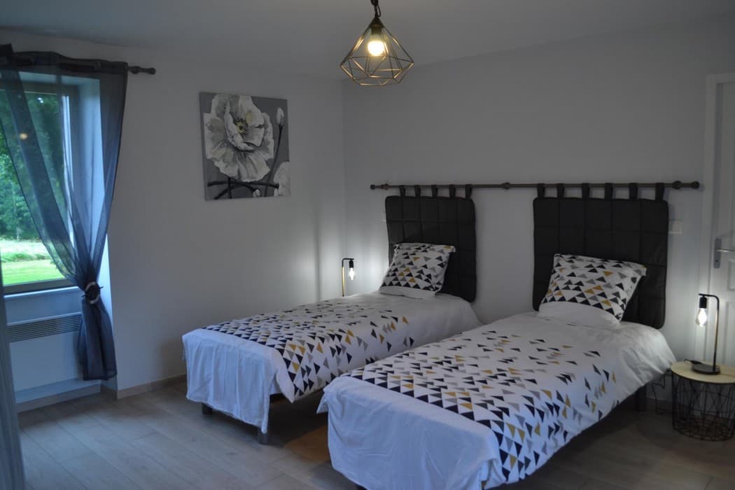 HLOAQU047V50D7T9_St Georges_Fonlèpe_Bonhoure_chambre2