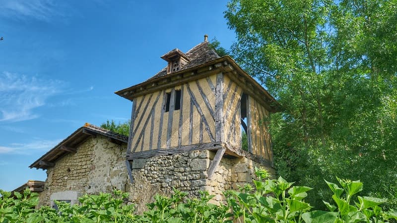pigeonnier-lauzun