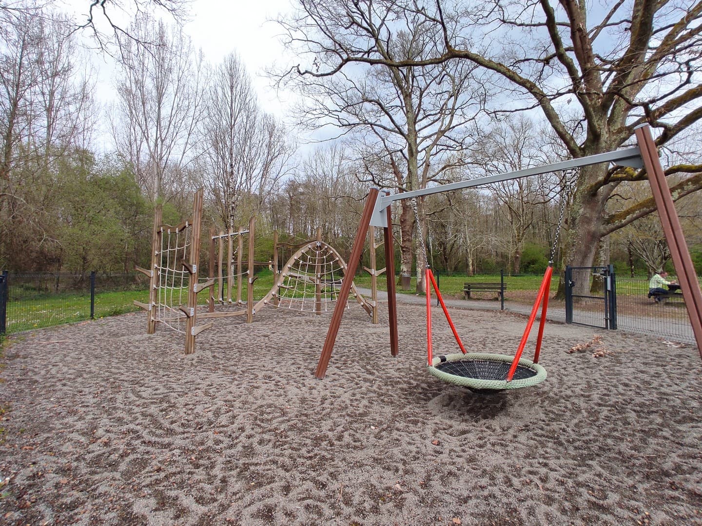 Aire de jeux lac des Carolins - Lescar - jeux 1