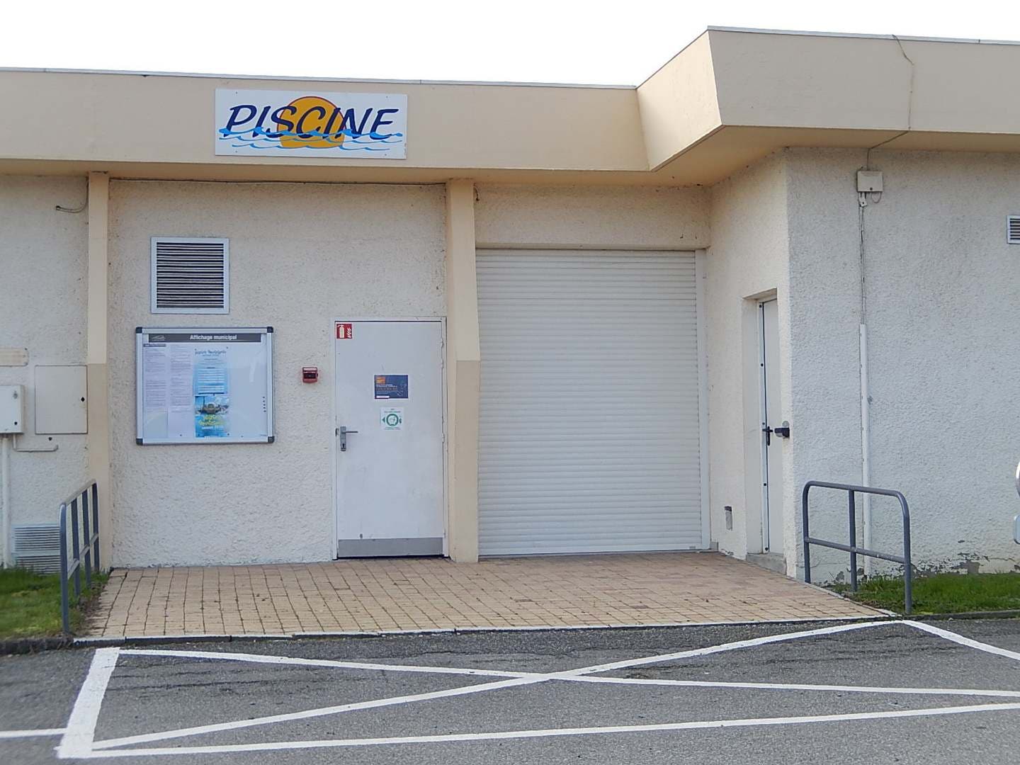 Piscine- Lescar - entrée