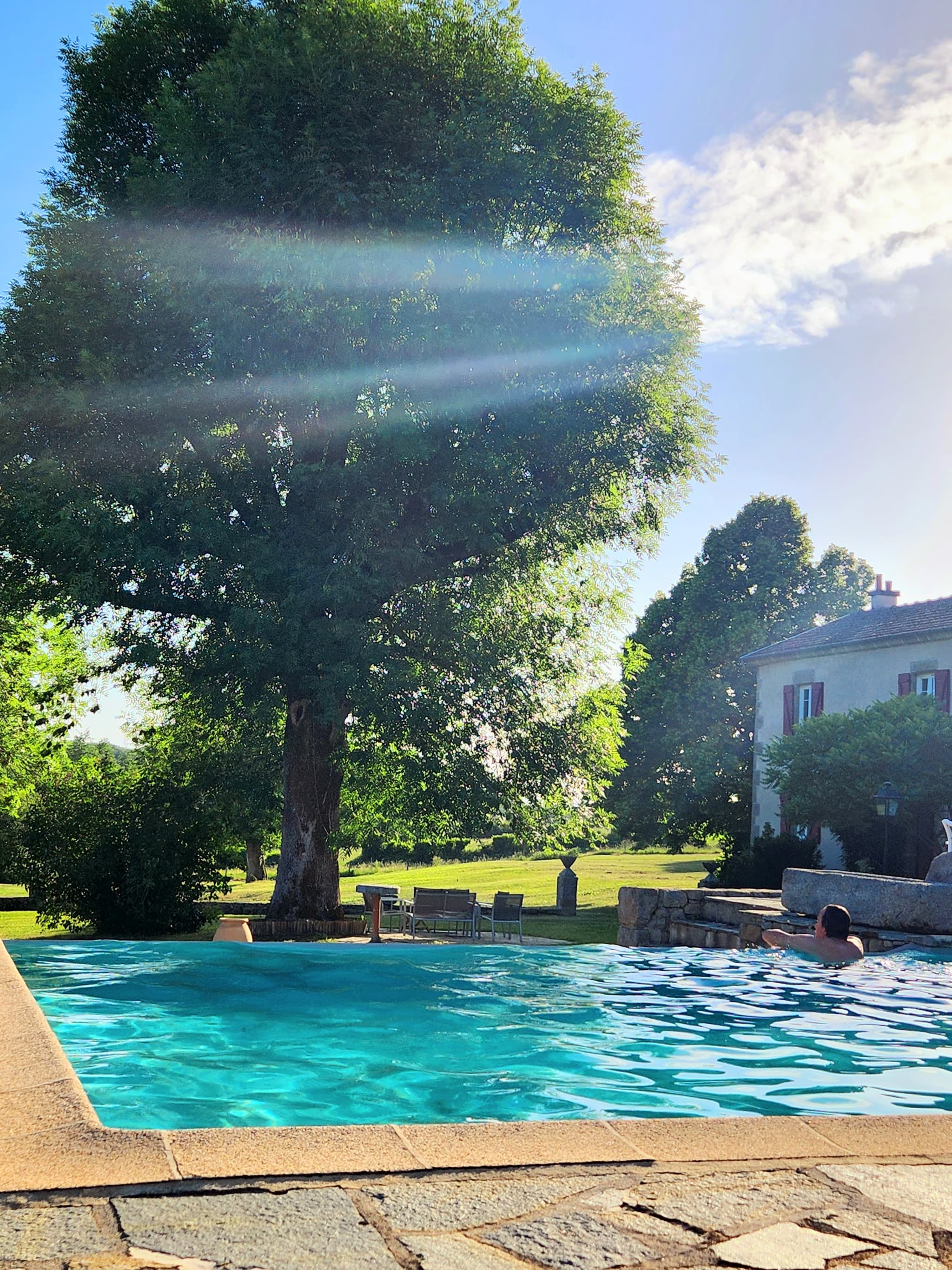 Piscine à débordement