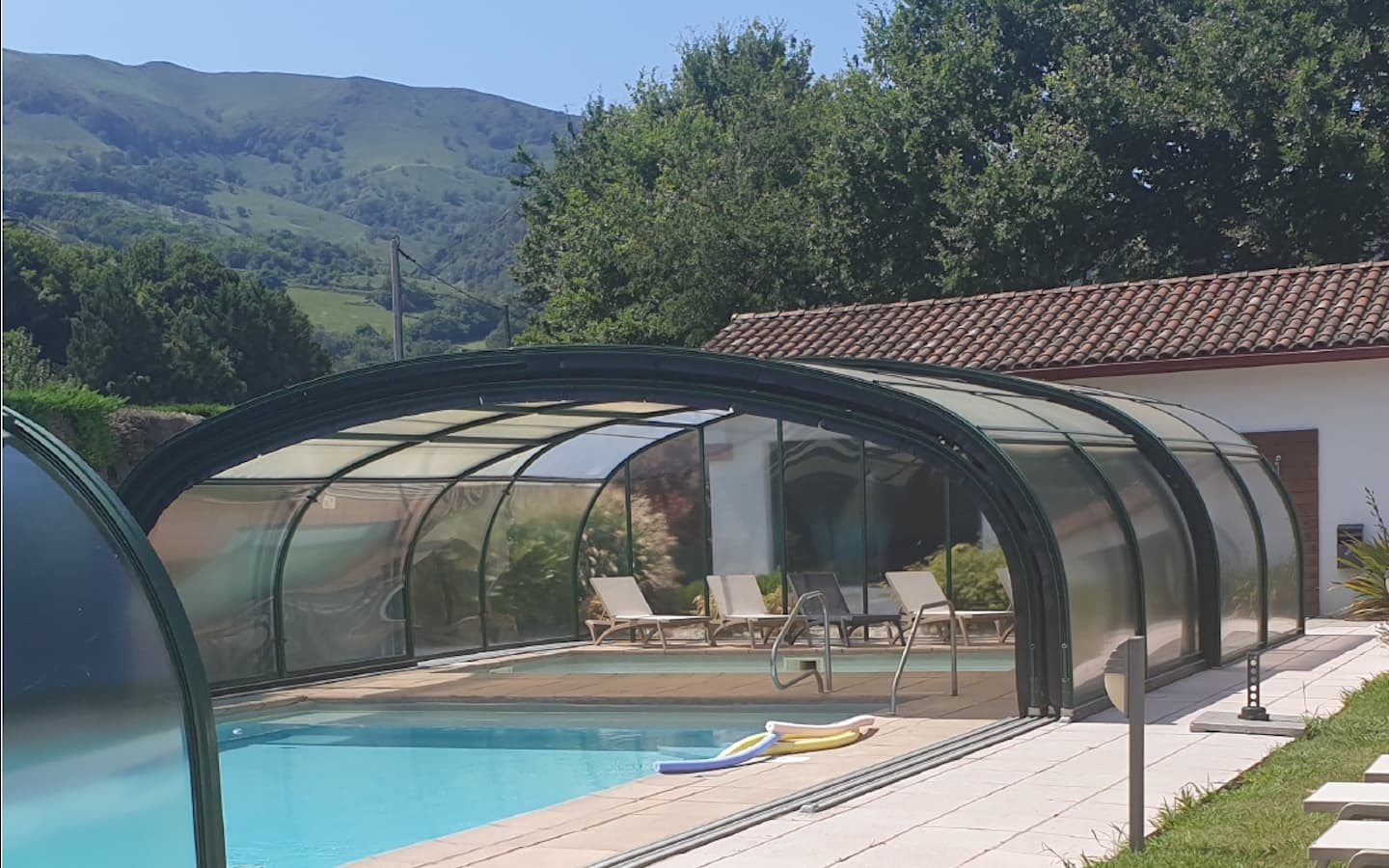 Hôtel Eskualduna - piscine couverte - Saint Martin d'Arrossa