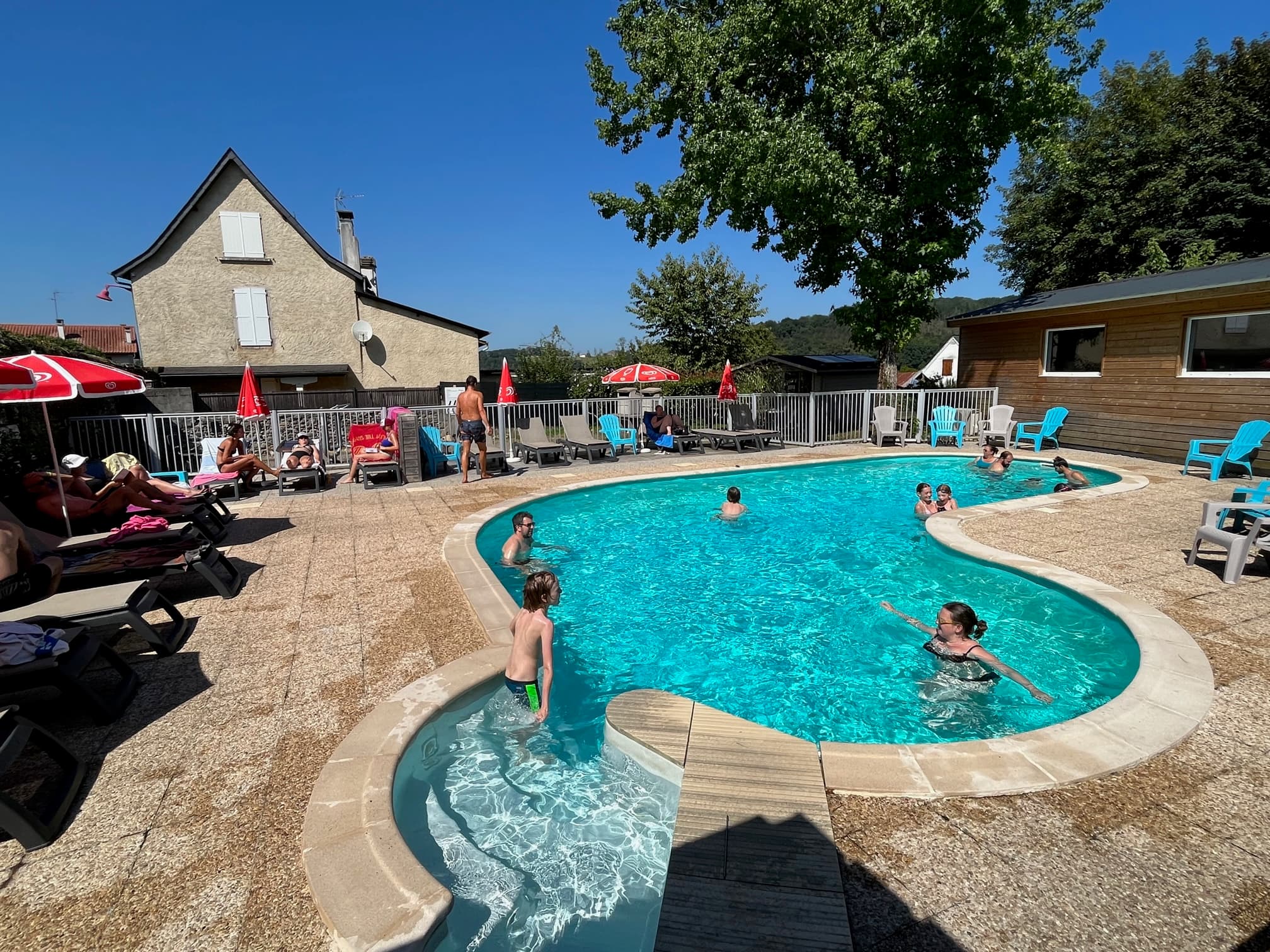 Piscine Chauffée - Transats - Fauteuils