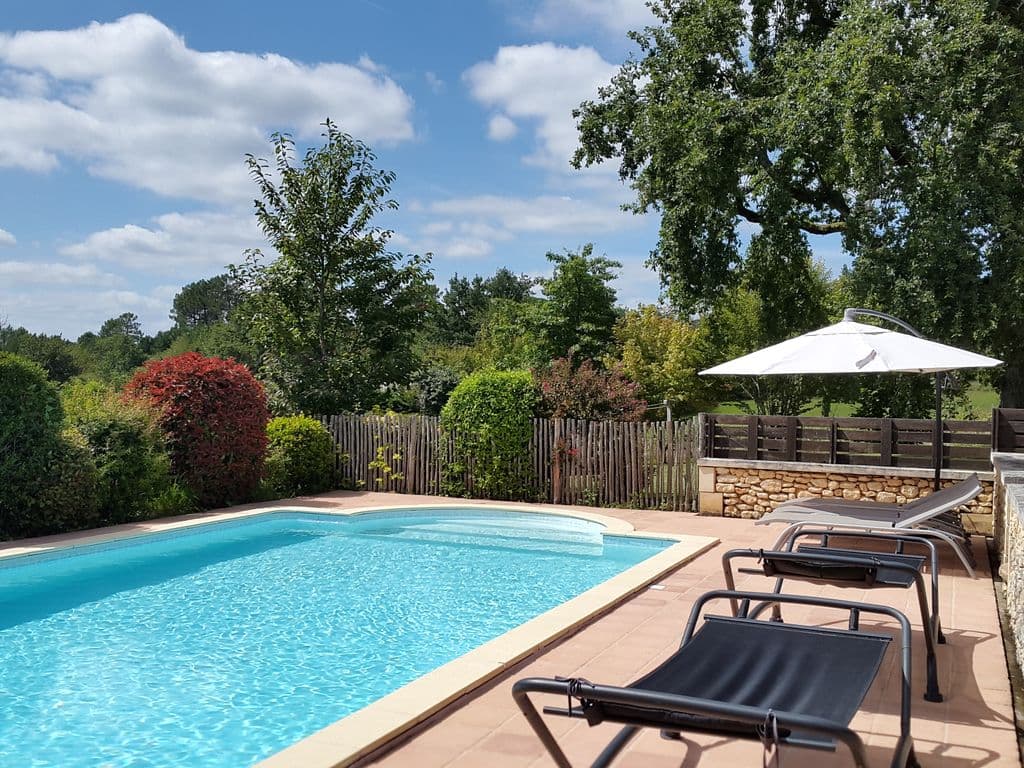piscine_chauffee_terrasse_gitetalue_beleymas