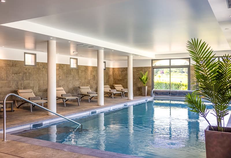 piscine intérieure - spa
