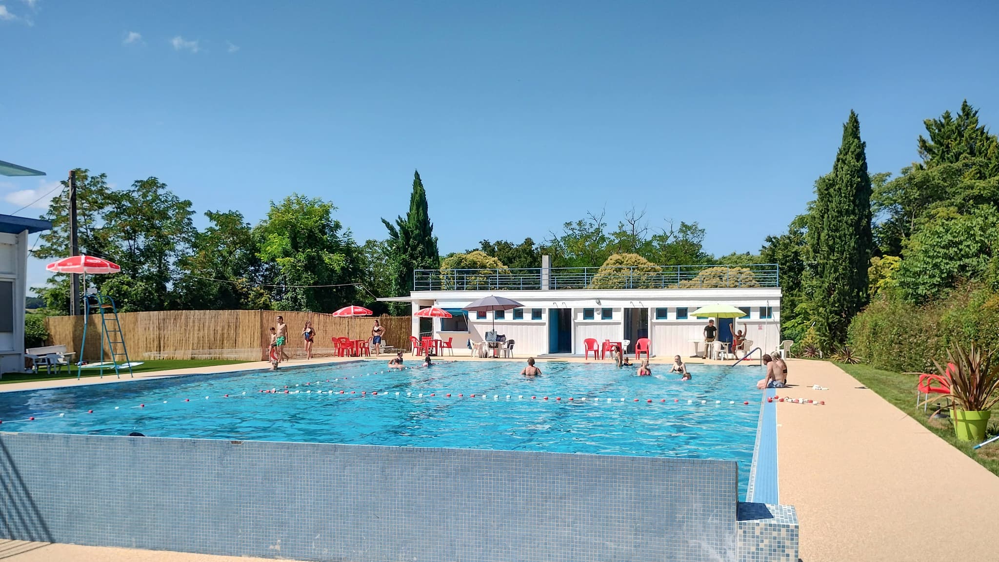 piscine de Moncrabeau