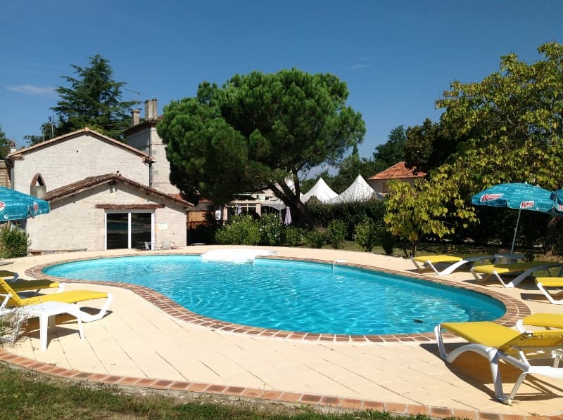 ccc_hlo_lebaraillot_piscine