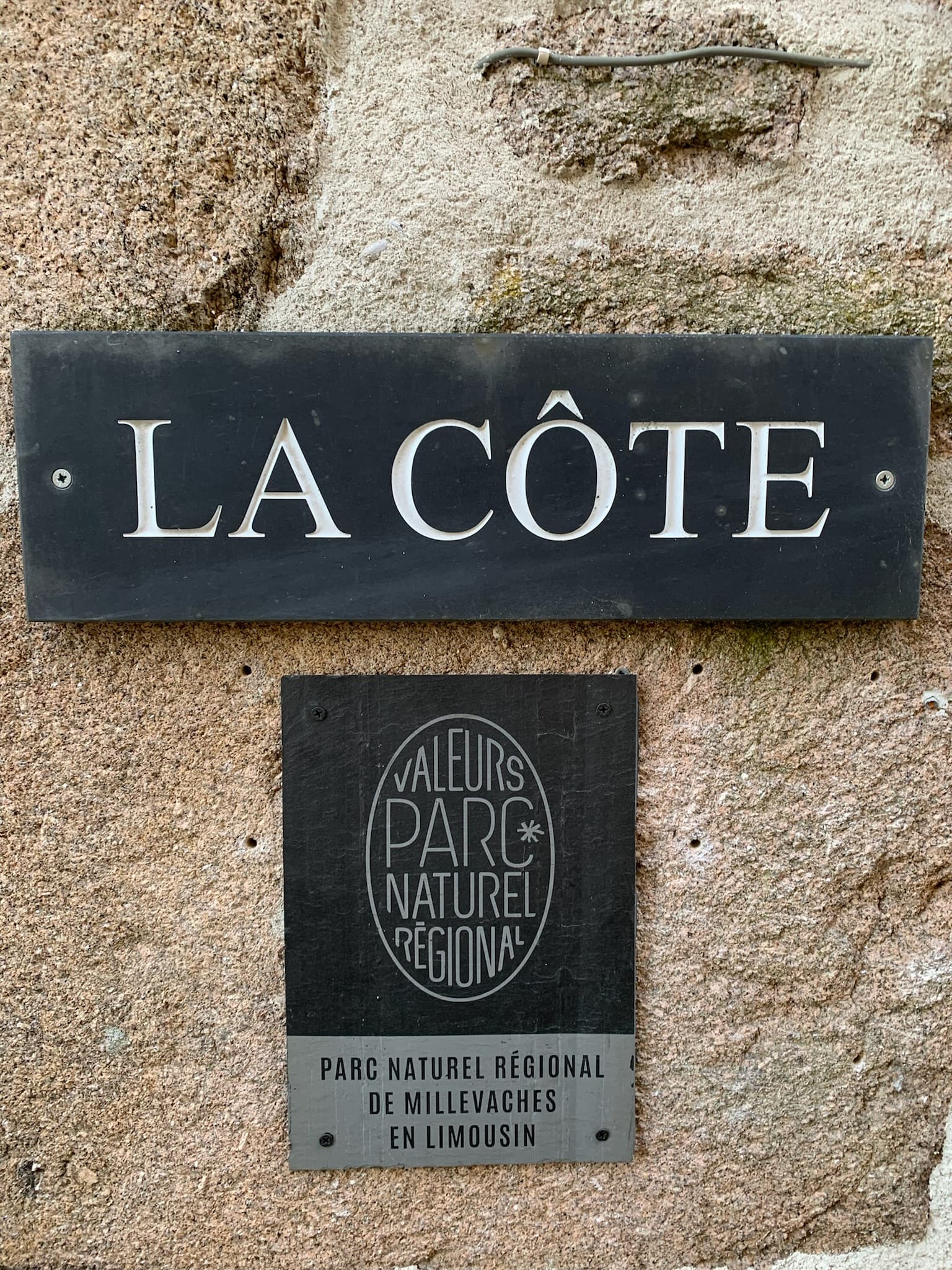 plaques nom et label