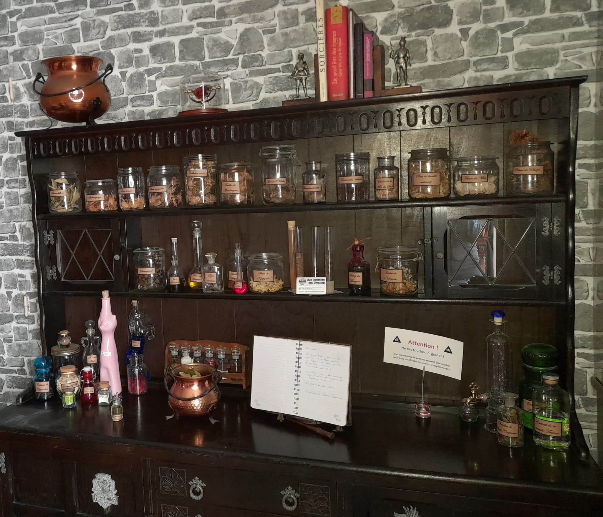 faye-labbesse-chambres-dhotes-chambre1potions