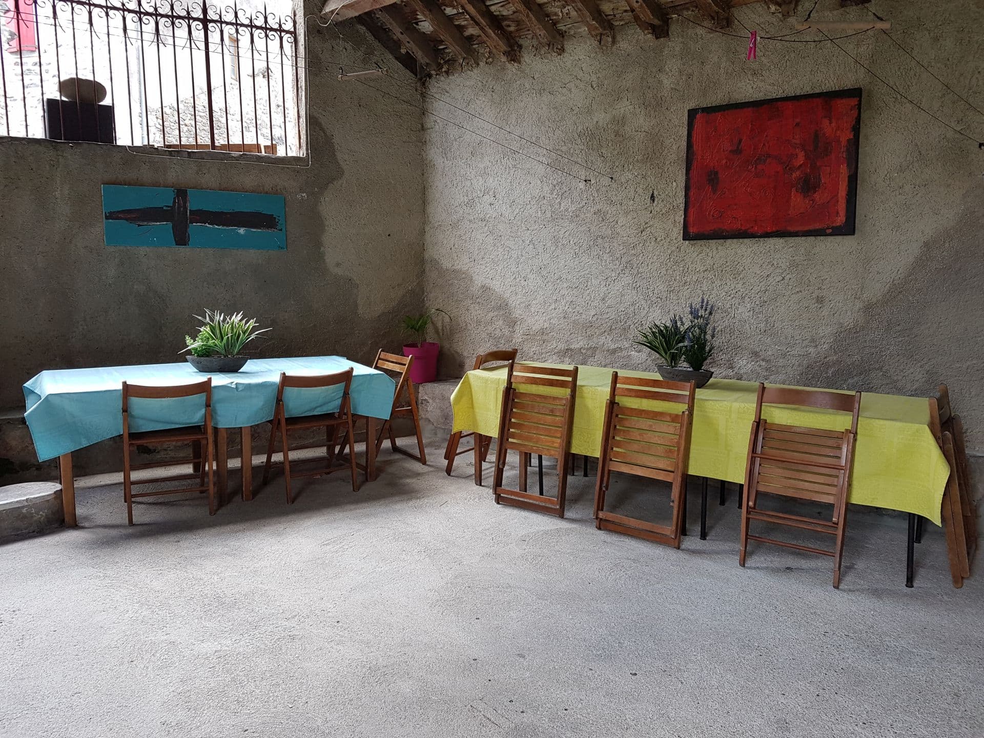 Préau extérieur gîte Chaneü à Osse-en-Aspe