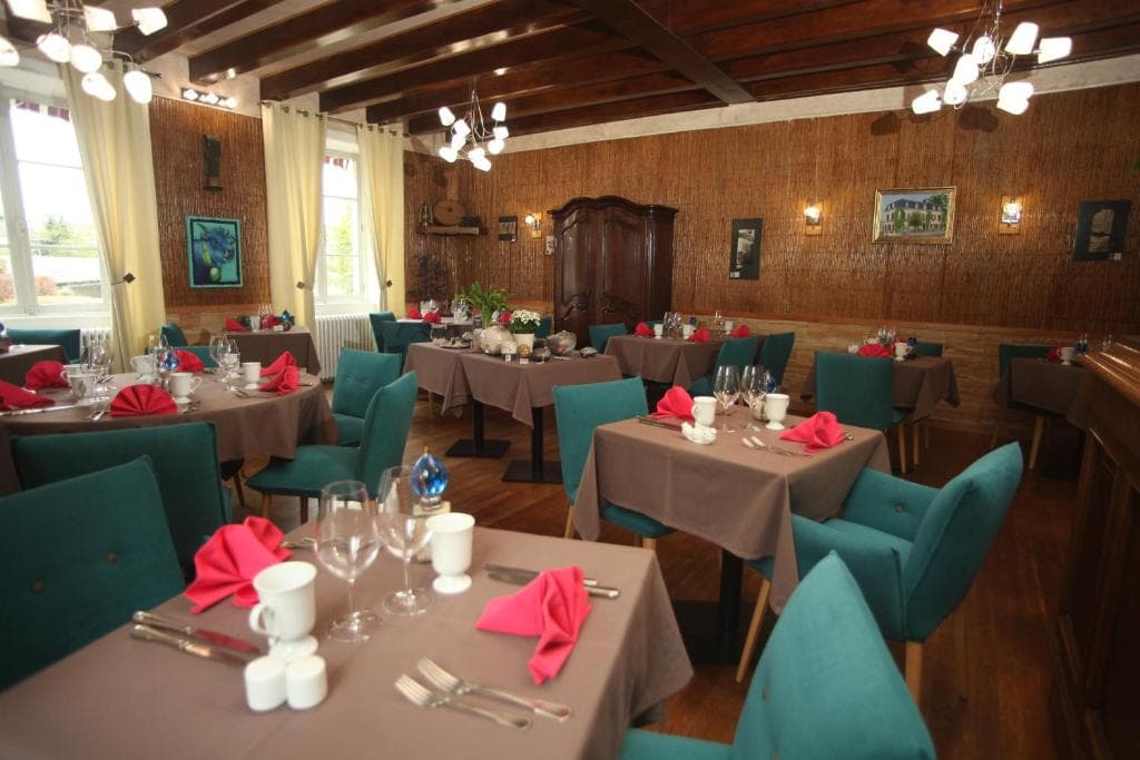 Hôtel restaurant Le Relais du Taurion salle restaurant