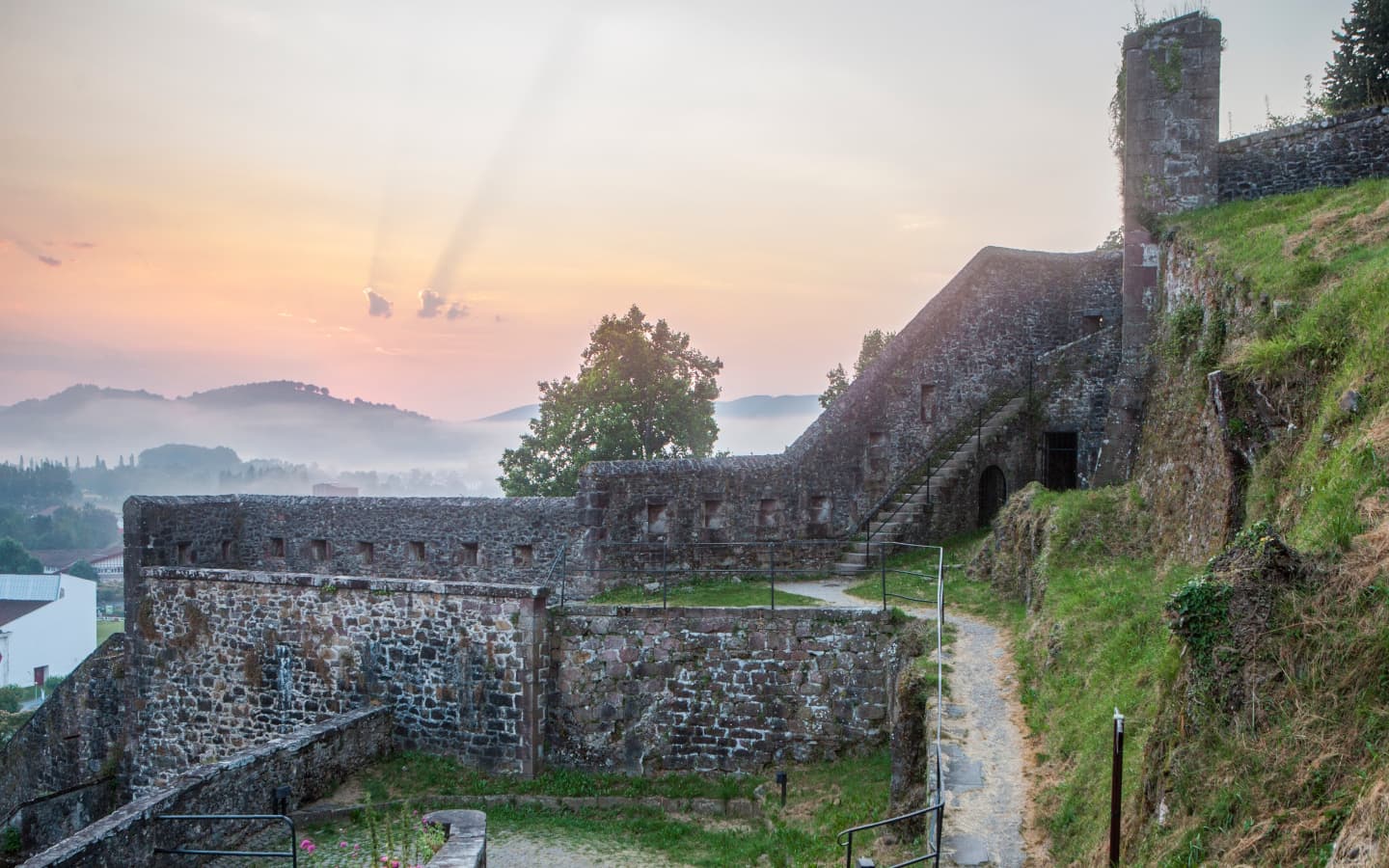 remparts citadelle st jean pied de port hd carton