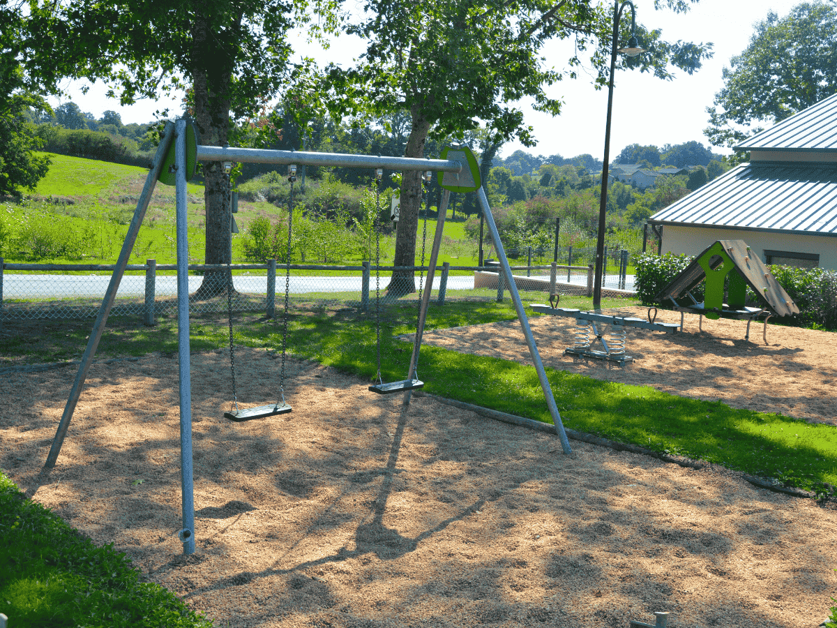 Aire de jeux pour enfants - Meilhac