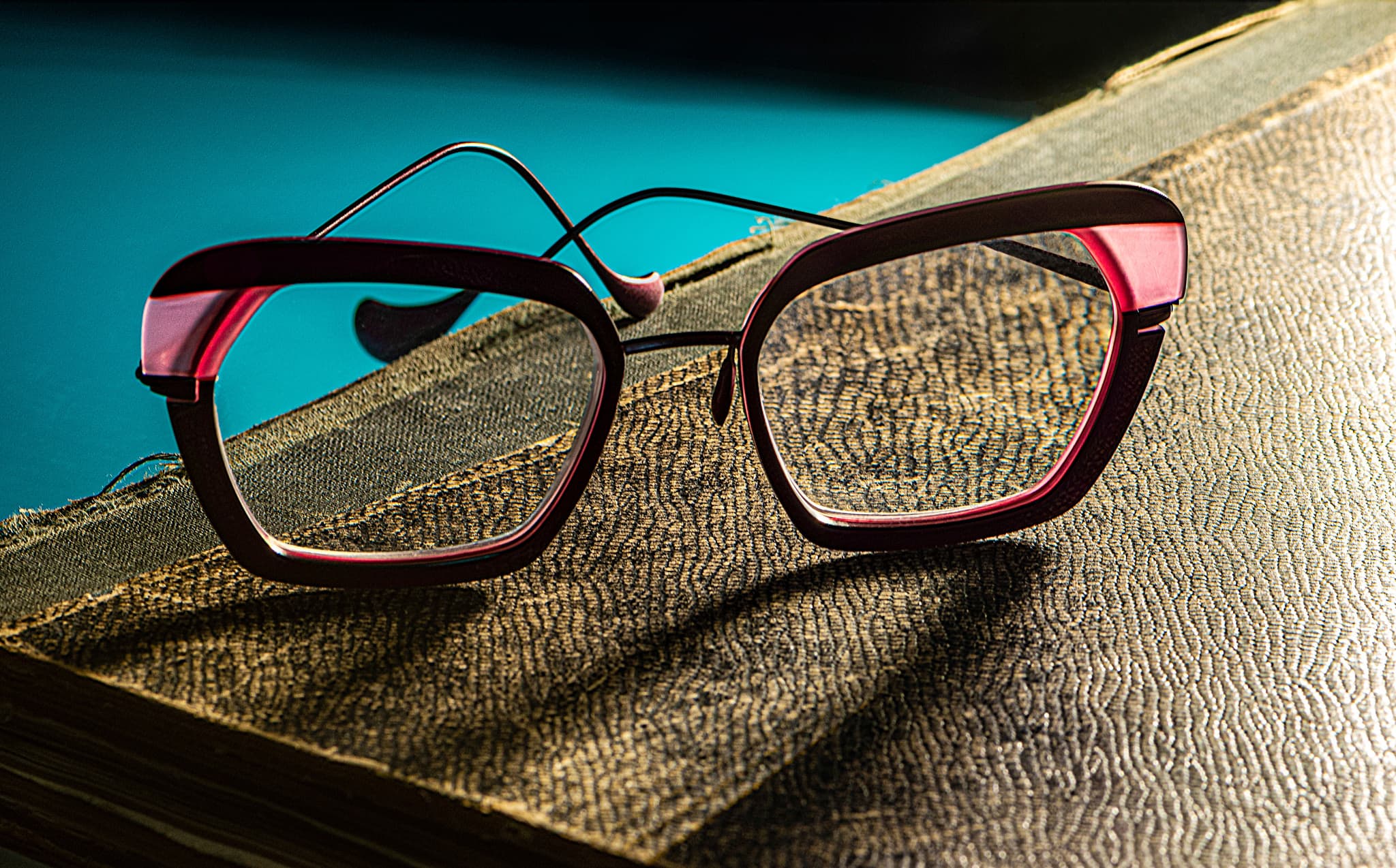 ri_ya-eyeglasses-4751335_1
