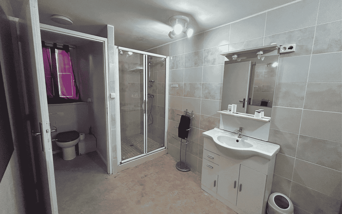 Salle de bain Chambre Kakueta La Cheminée Tardets Soule Pays Basque