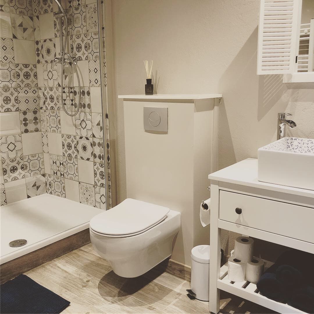 Maison La Viste - salle de bain chambre1