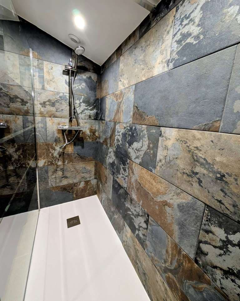 salle-de-bain-portrait-2-scaled