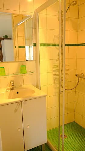 salle de bains verte