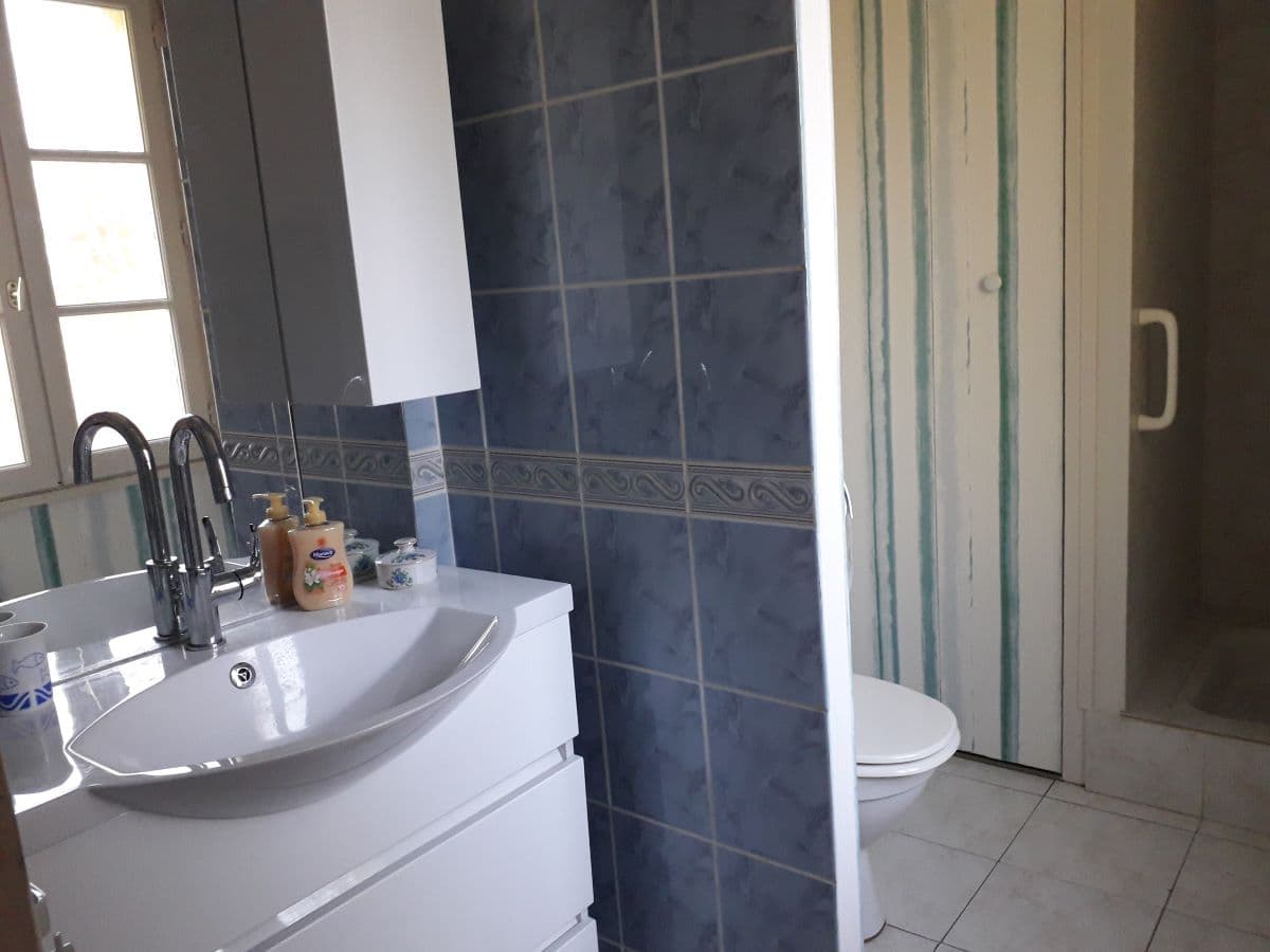 salle de douche ,toilettes 1