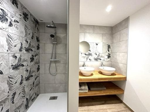 salle de douche rdc