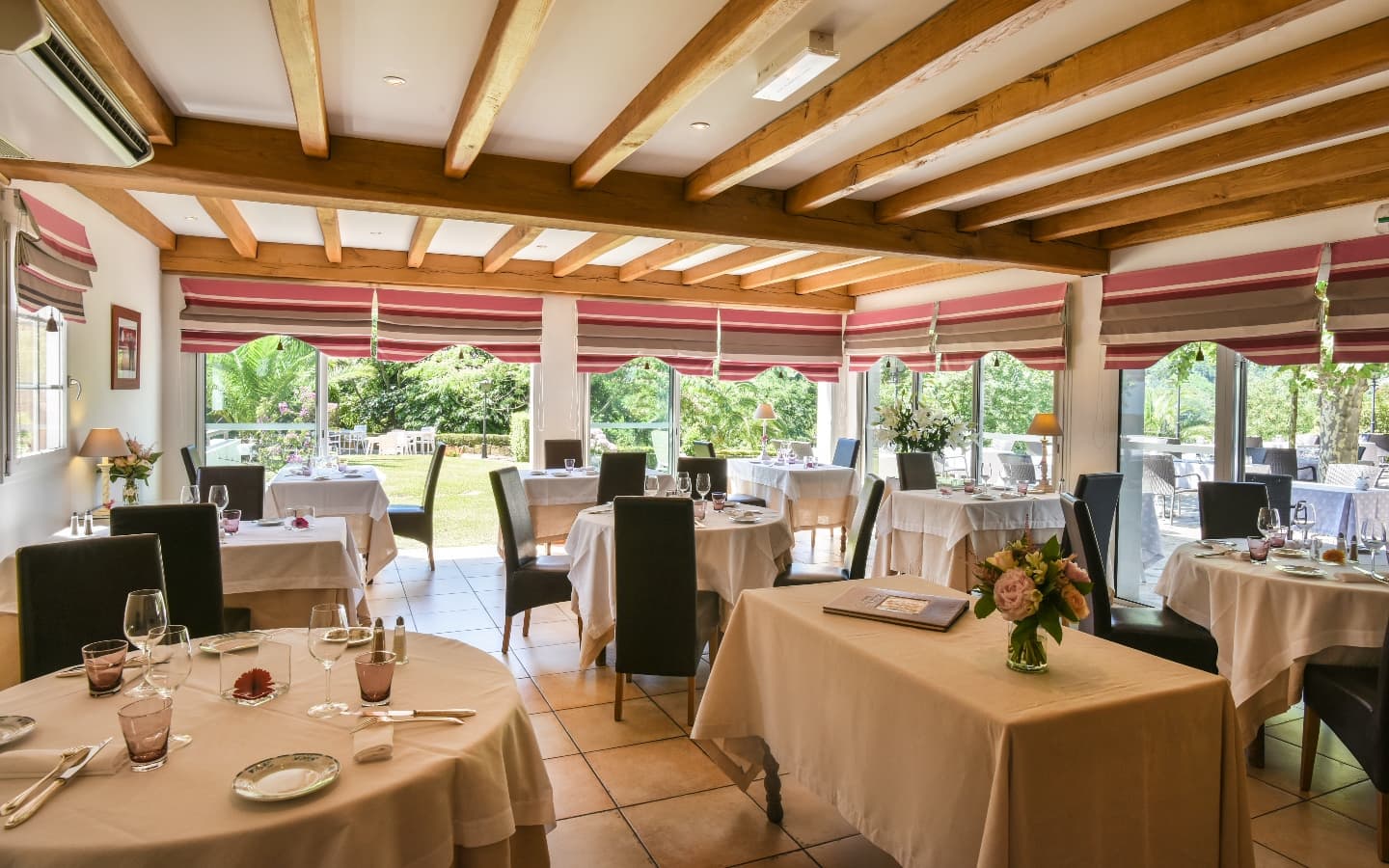 salle-restaurant-1440x900