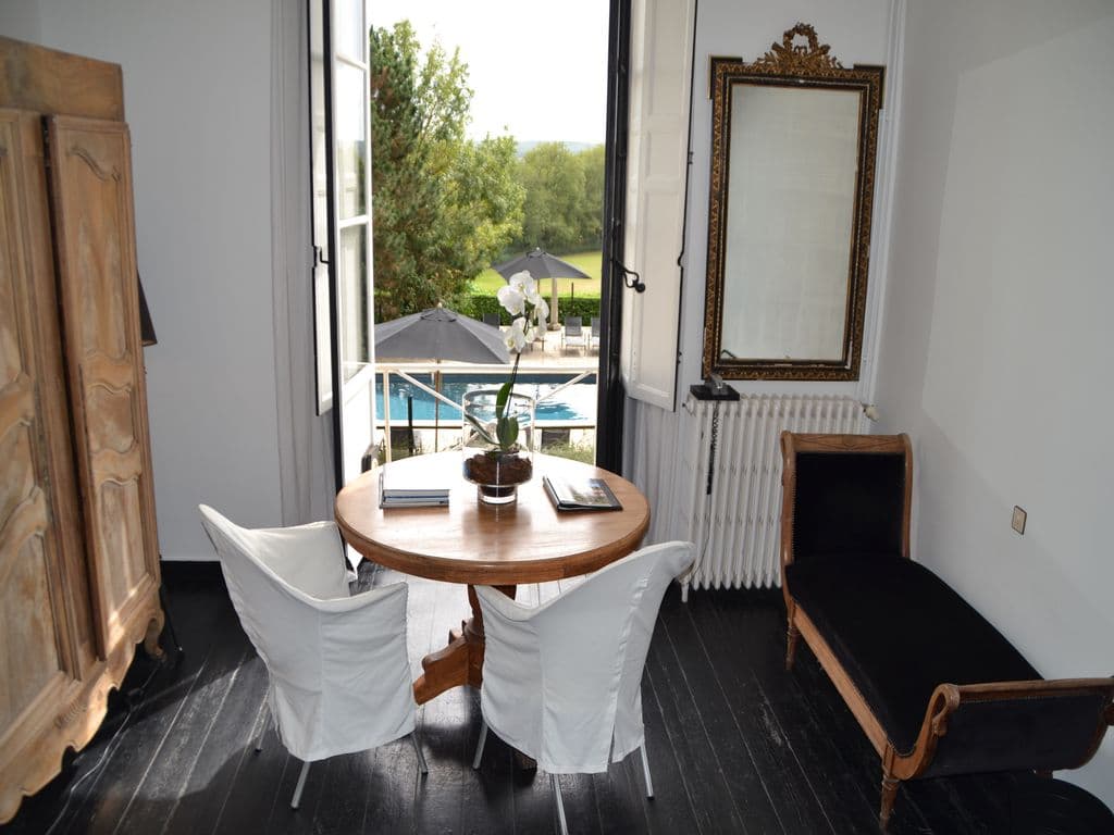 HOTEL CHATEAU LES MERLES