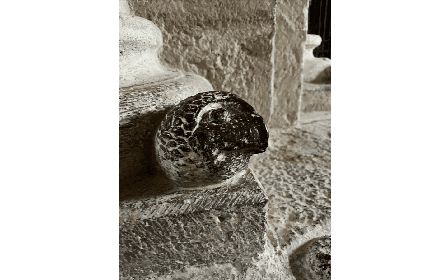 sculture base colonne