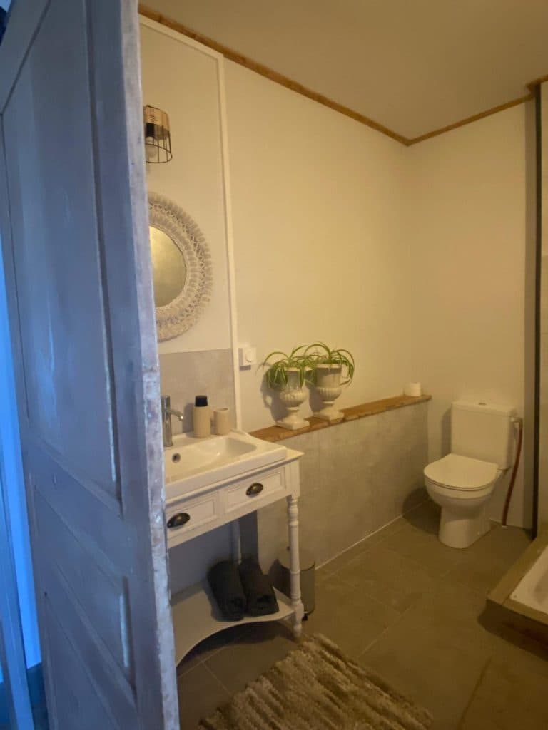 salle de bain au 1er étage