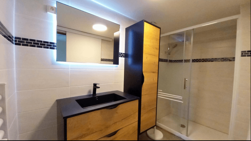 salle de bain du rez-de-chaussée