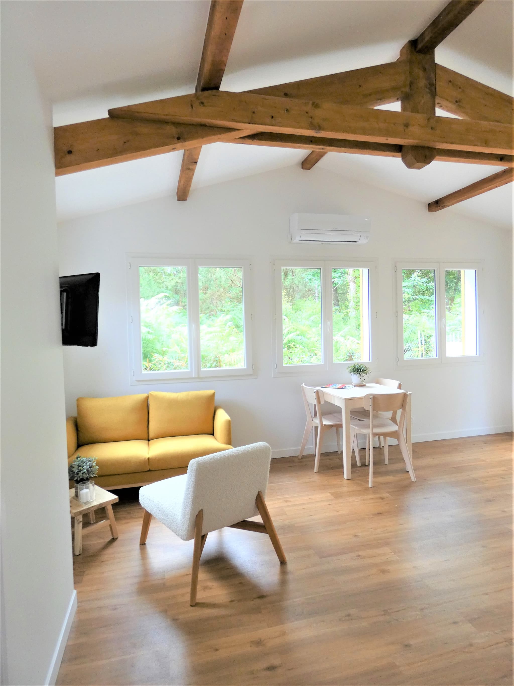 Salon de la maisonnette boussouayre à Moliets avec Gîtes de France Landes