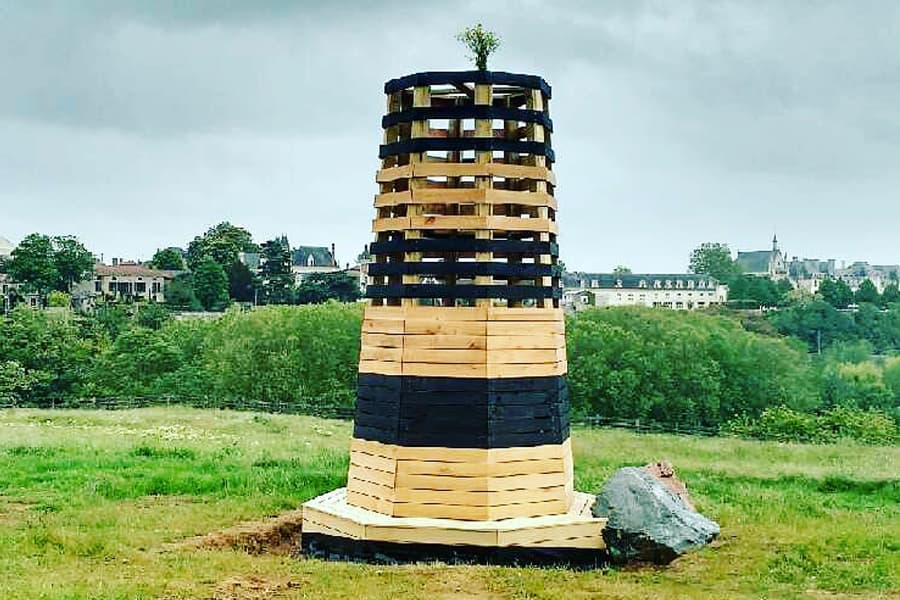 Souvenir d'une plage patrimoine culturel contemporain Thouars Thouarsais