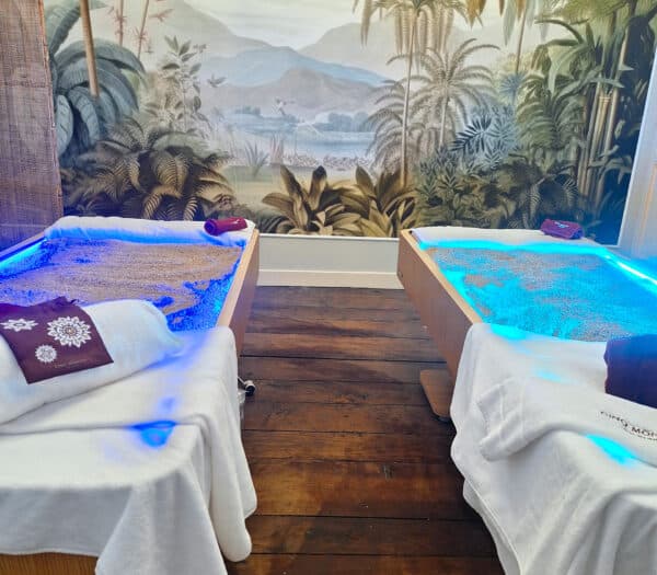 spa-airesuradour-massage2-600x525