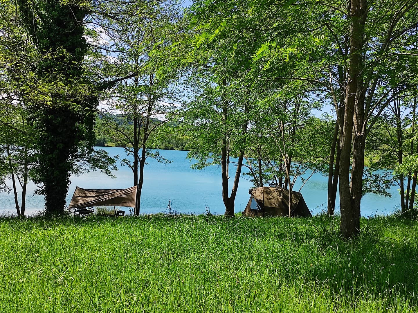 Lacs de Laroin - Laroin - tentes pêche lac 1