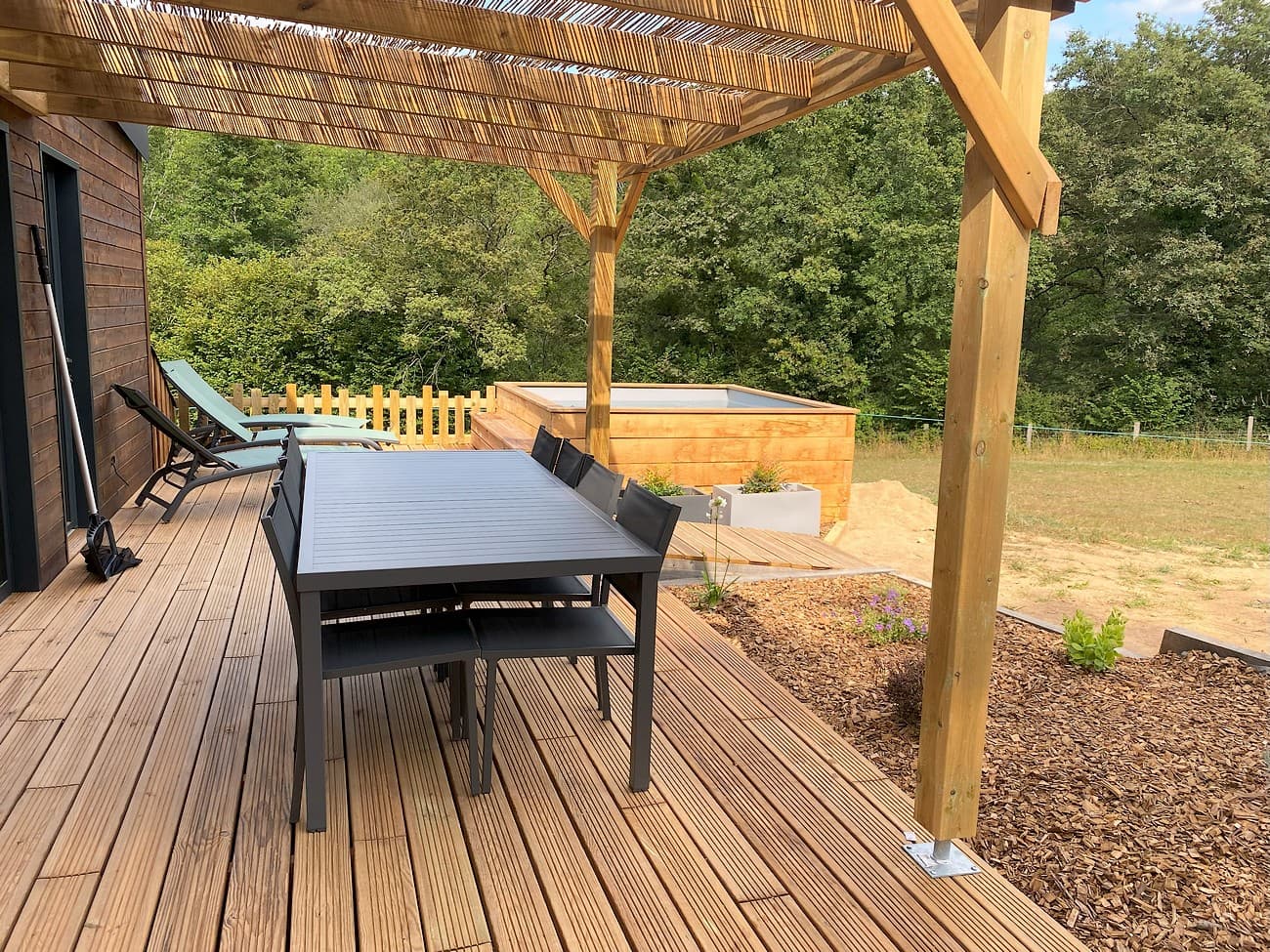 terves-cabane-du-petit-moulin-terrasse