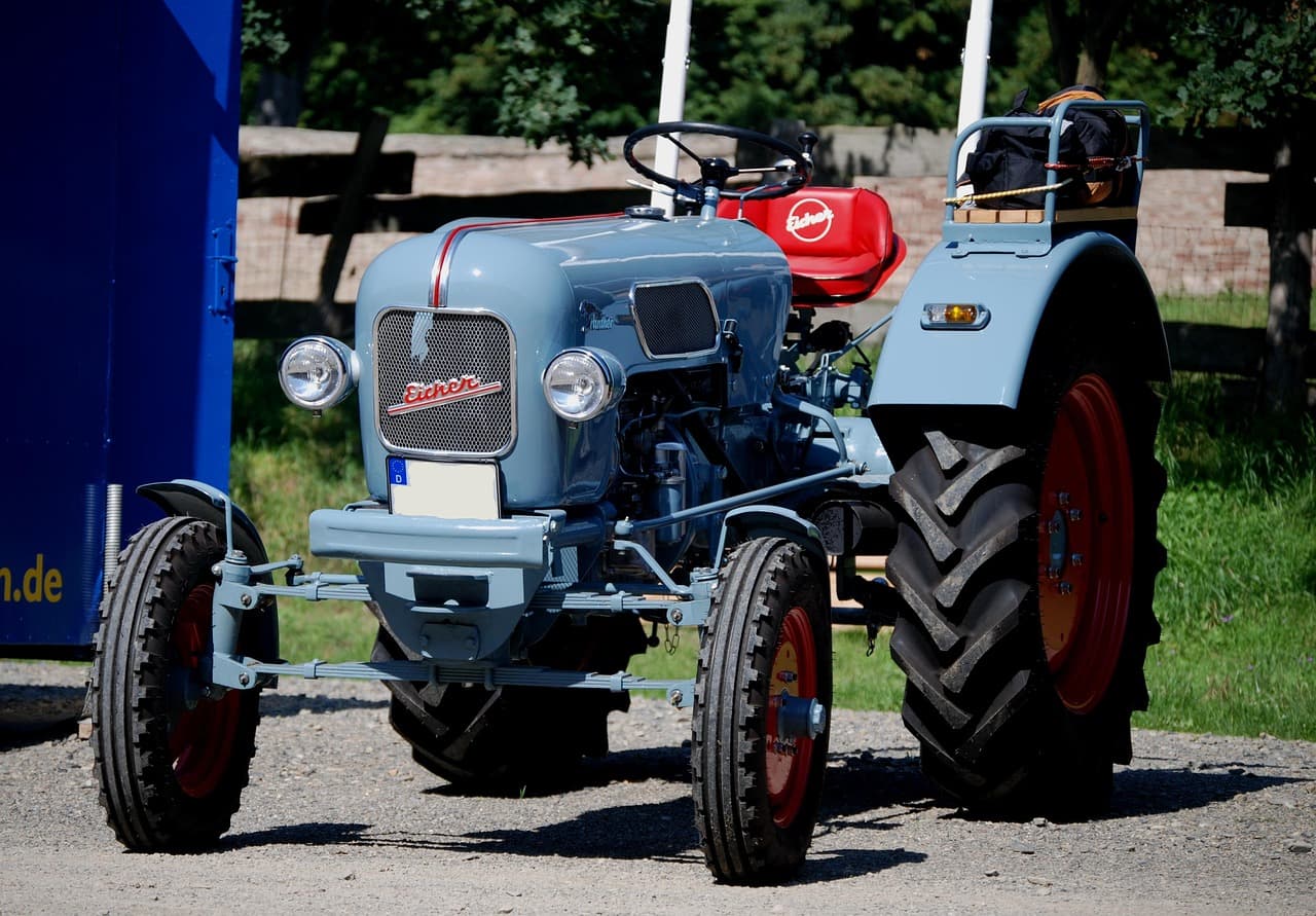 tractor-6597856_1280_1