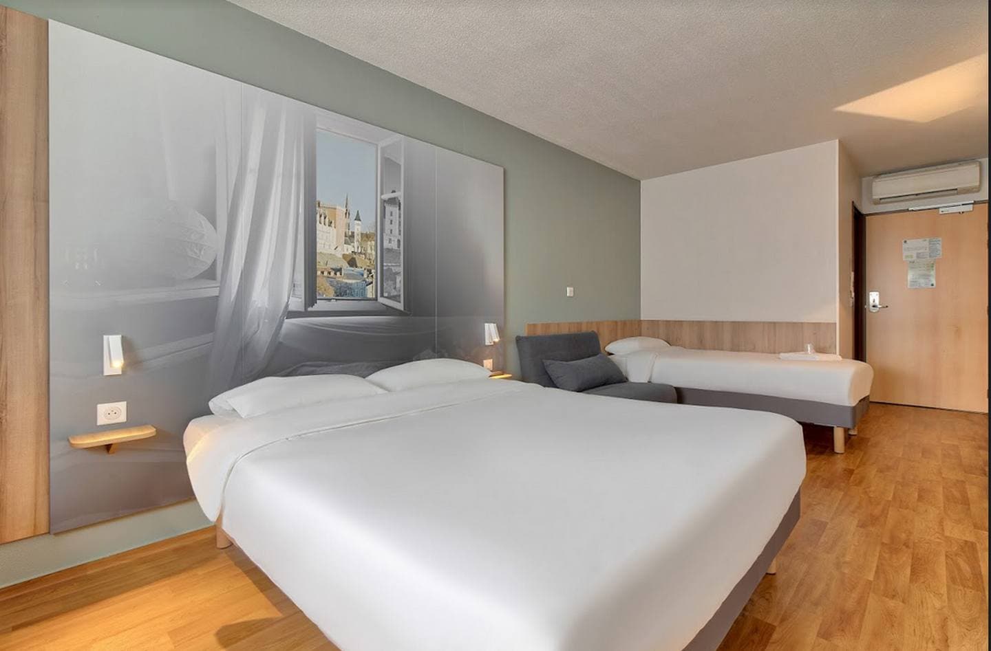 Hôtel B & B - lescar - chambre triple 2